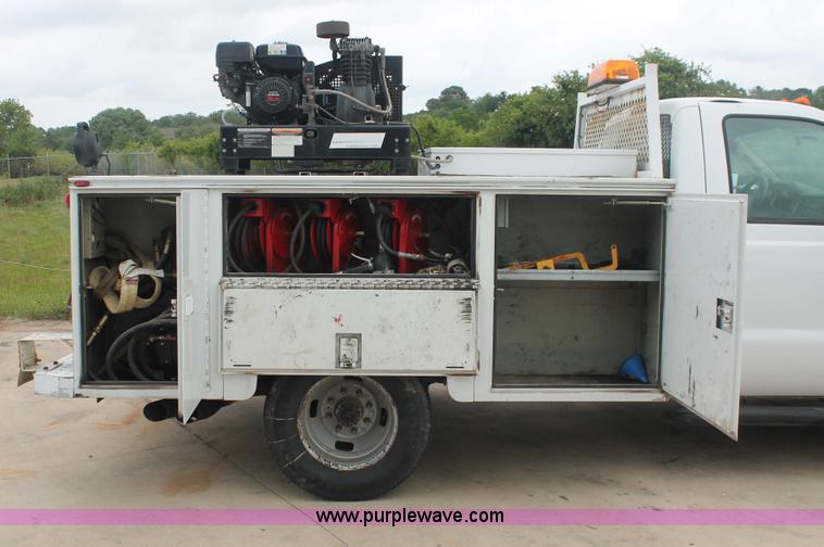 image for item H3501 2008 Ford F350 XL Super Duty service truck