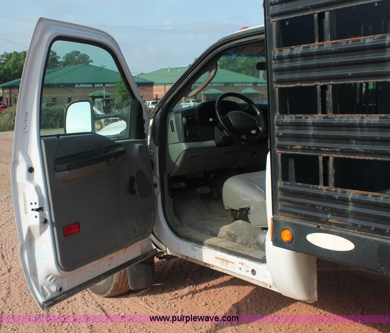 image for item H3503 2006 Ford F450 XL Super Duty stake bed truck