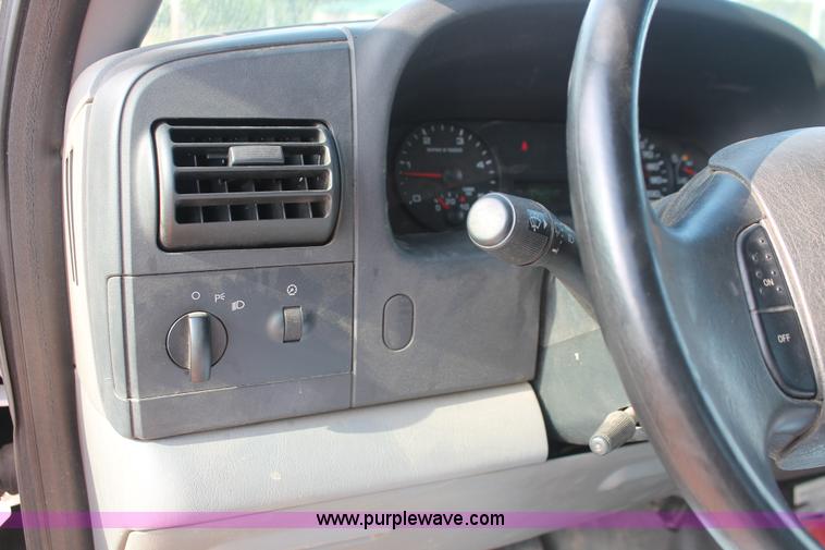 image for item H3503 2006 Ford F450 XL Super Duty stake bed truck