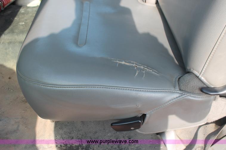 image for item H3503 2006 Ford F450 XL Super Duty stake bed truck