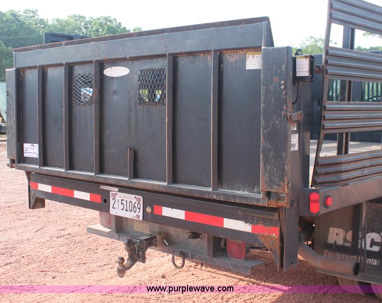 image for item H3503 2006 Ford F450 XL Super Duty stake bed truck