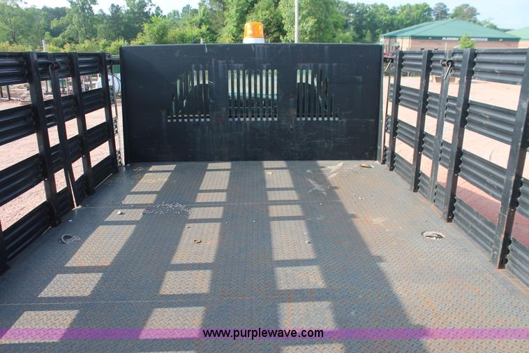 image for item H3503 2006 Ford F450 XL Super Duty stake bed truck