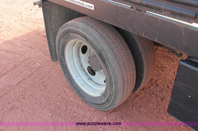 image for item H3503 2006 Ford F450 XL Super Duty stake bed truck