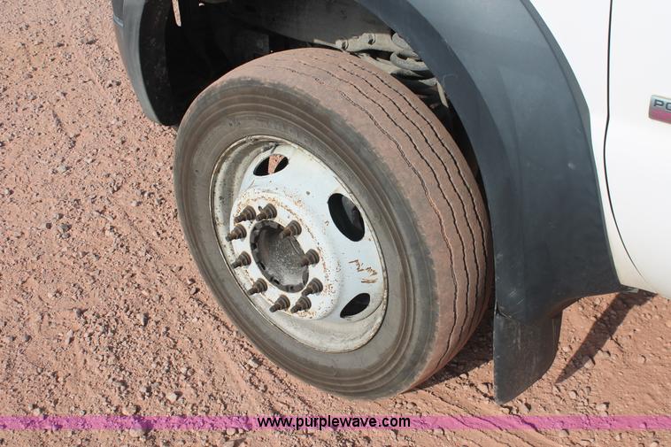 image for item H3503 2006 Ford F450 XL Super Duty stake bed truck