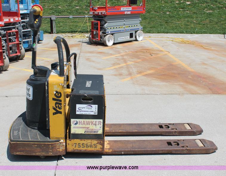 image for item H3517 2008 Yale MPE-060 electric pallet jack