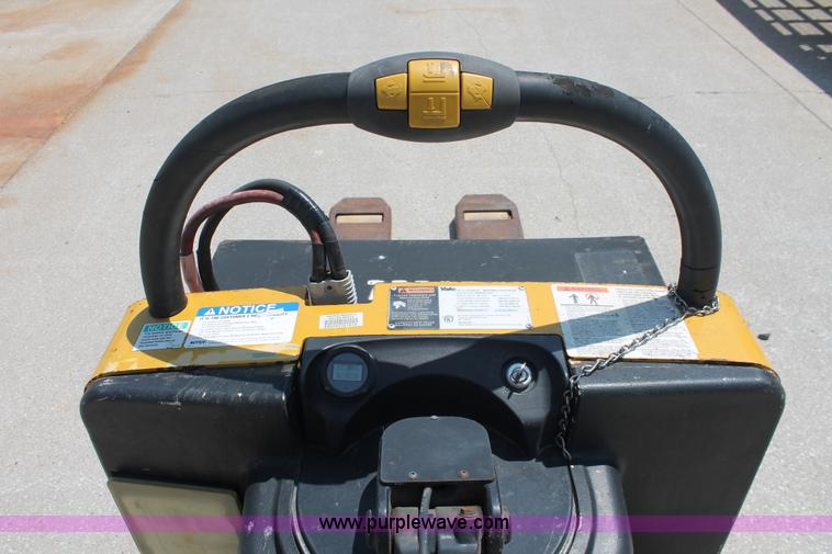 image for item H3517 2008 Yale MPE-060 electric pallet jack