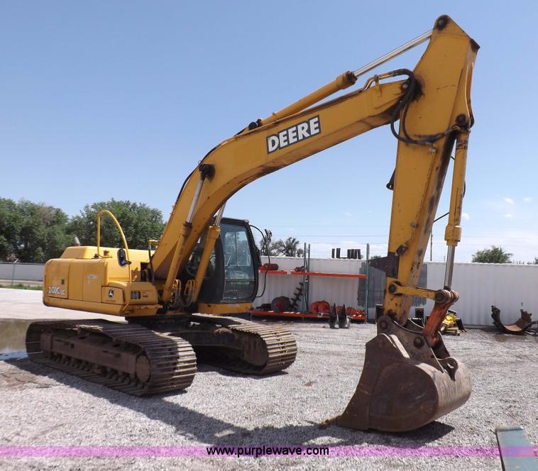 image for item H7023 2007 John Deere 200C LC excavator