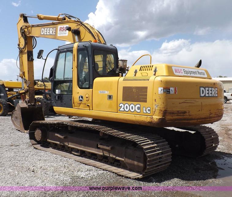 image for item H7023 2007 John Deere 200C LC excavator
