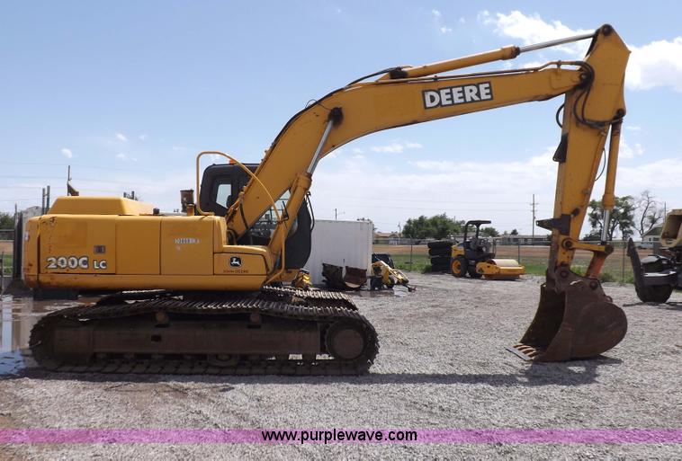 image for item H7023 2007 John Deere 200C LC excavator