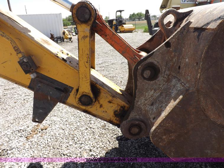 image for item H7023 2007 John Deere 200C LC excavator