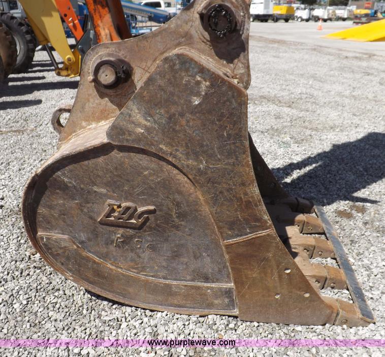 image for item H7023 2007 John Deere 200C LC excavator