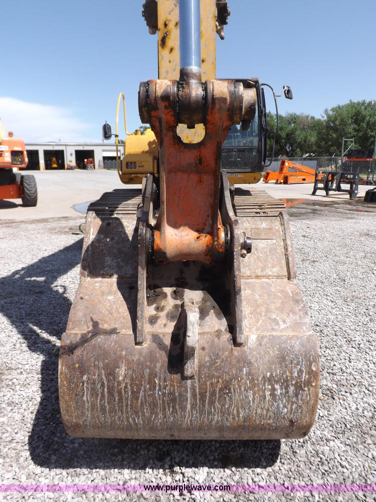 image for item H7023 2007 John Deere 200C LC excavator