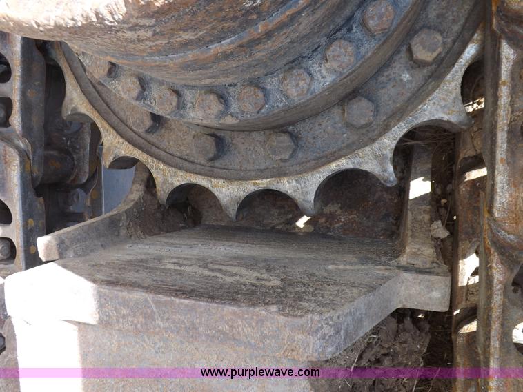 image for item H7023 2007 John Deere 200C LC excavator