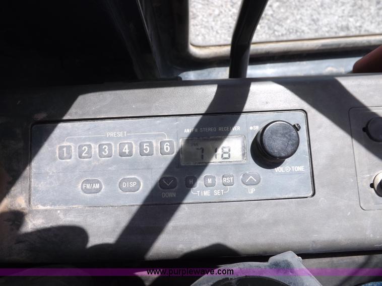 image for item H7023 2007 John Deere 200C LC excavator