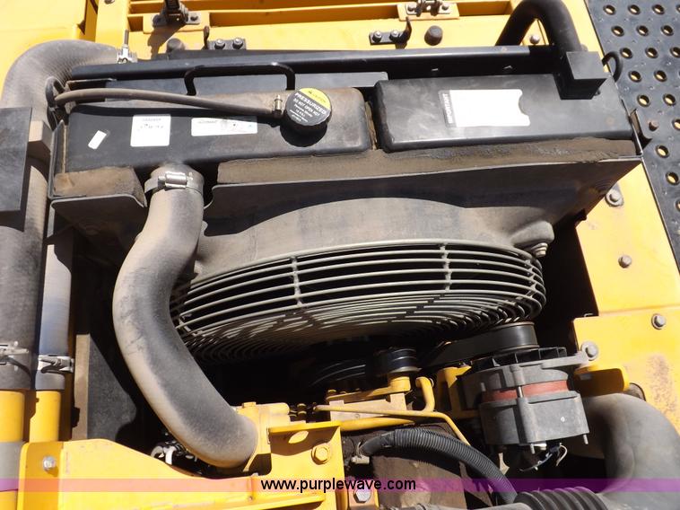 image for item H7023 2007 John Deere 200C LC excavator