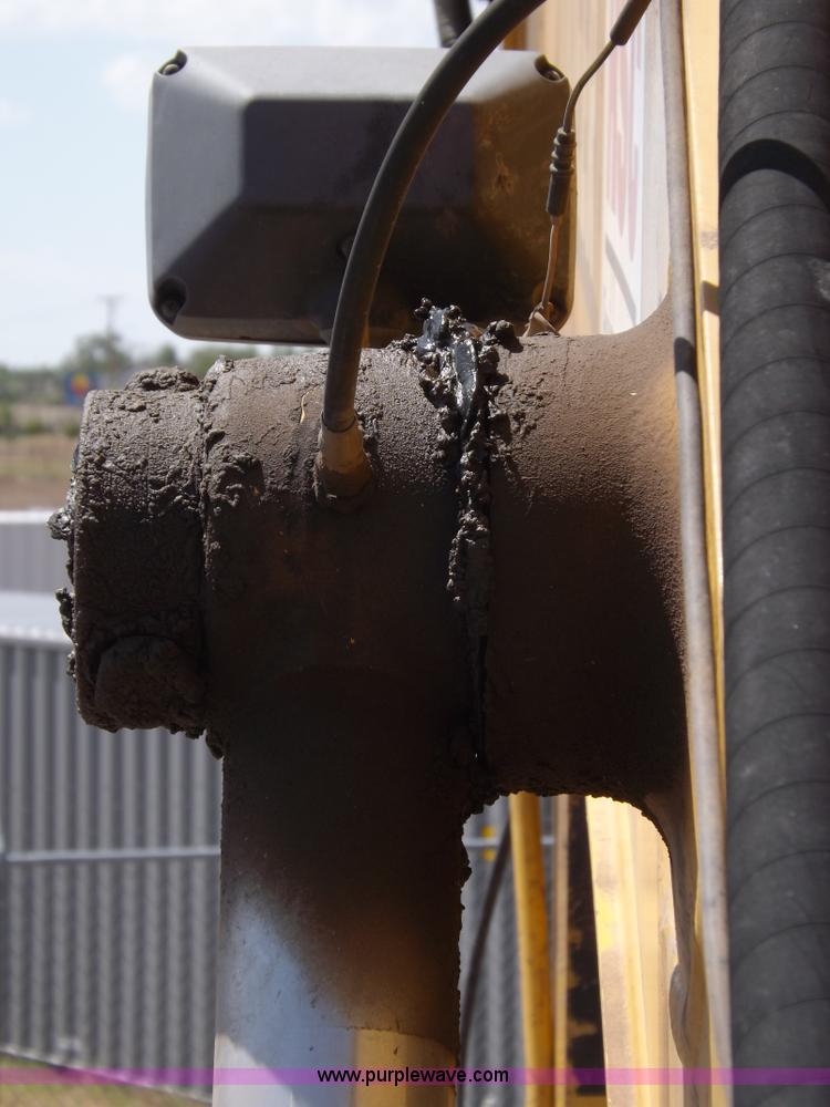 image for item H7023 2007 John Deere 200C LC excavator