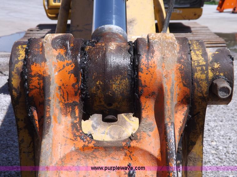 image for item H7023 2007 John Deere 200C LC excavator