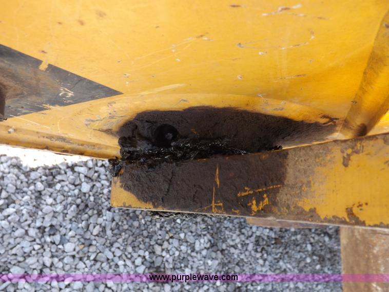 image for item H7023 2007 John Deere 200C LC excavator