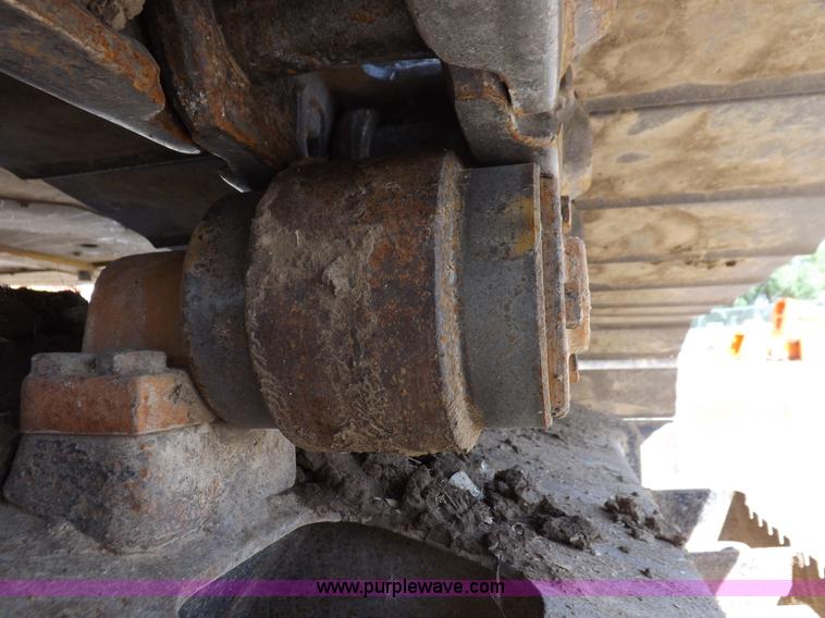 image for item H7023 2007 John Deere 200C LC excavator