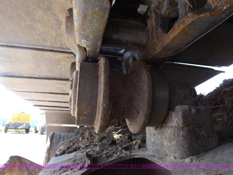 image for item H7023 2007 John Deere 200C LC excavator