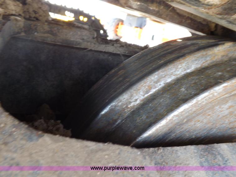 image for item H7023 2007 John Deere 200C LC excavator