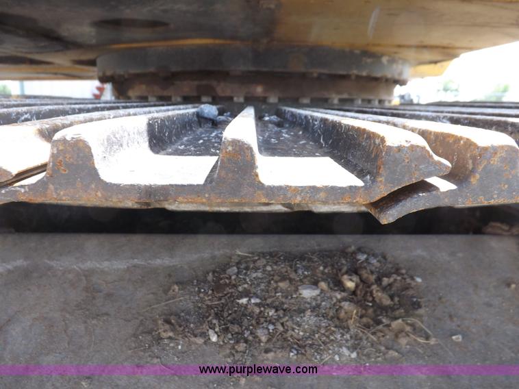 image for item H7023 2007 John Deere 200C LC excavator