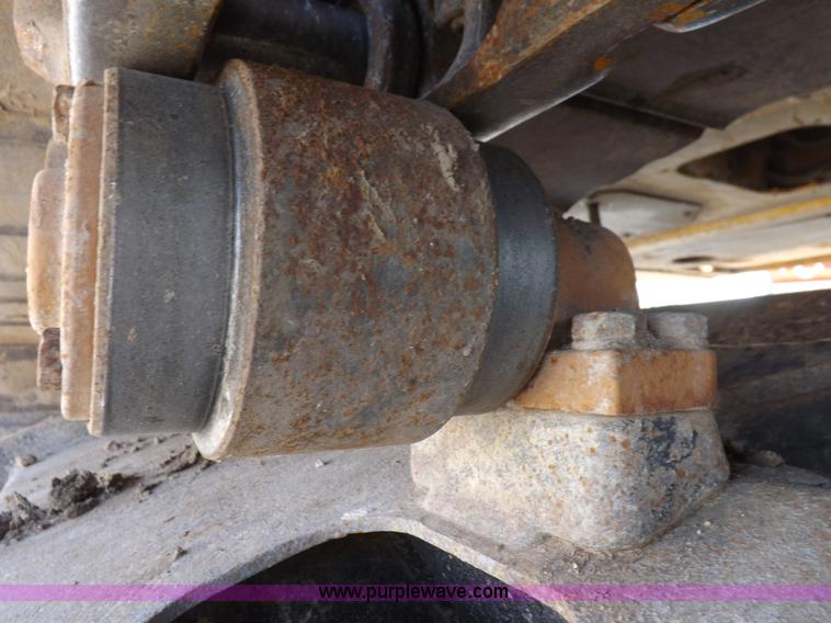 image for item H7023 2007 John Deere 200C LC excavator