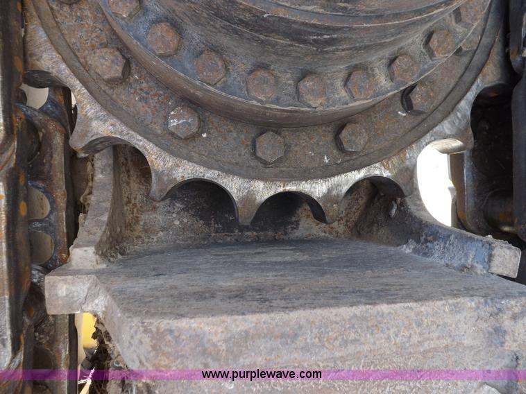 image for item H7023 2007 John Deere 200C LC excavator