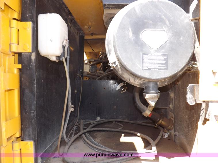 image for item H7023 2007 John Deere 200C LC excavator