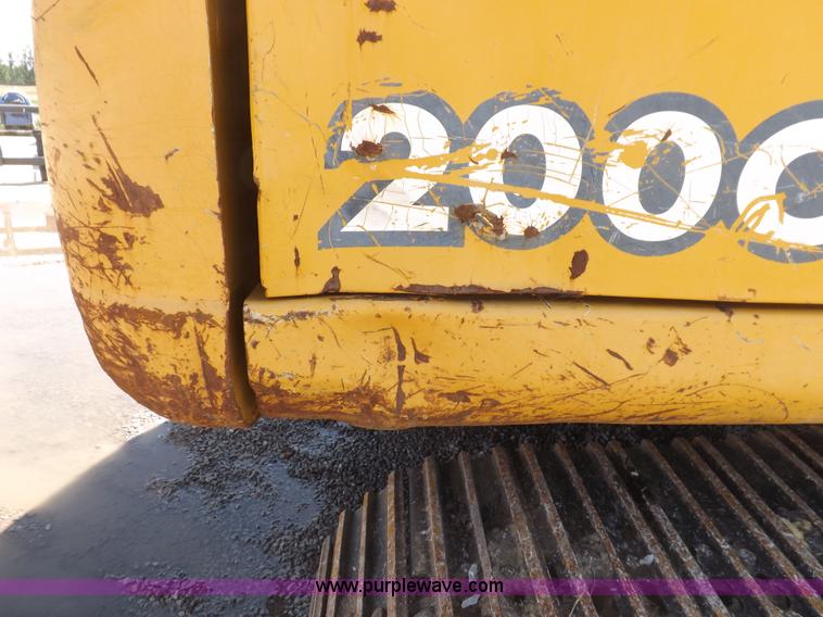 image for item H7023 2007 John Deere 200C LC excavator
