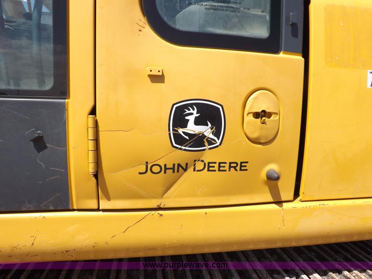 image for item H7023 2007 John Deere 200C LC excavator