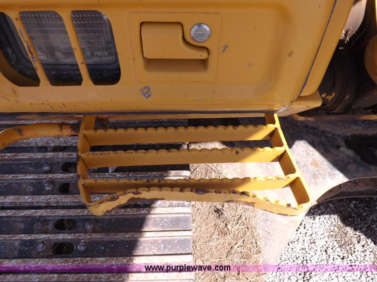 image for item H7023 2007 John Deere 200C LC excavator