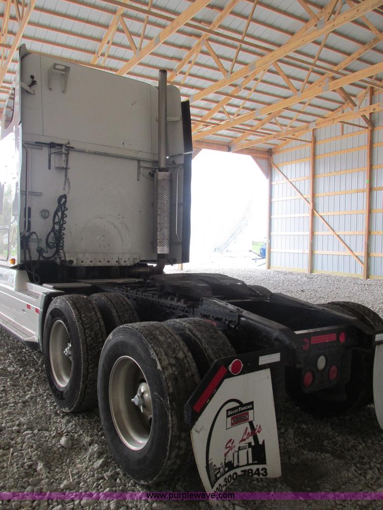 image for item AB9371 2006 Freightliner Century Class ST120 semi truck