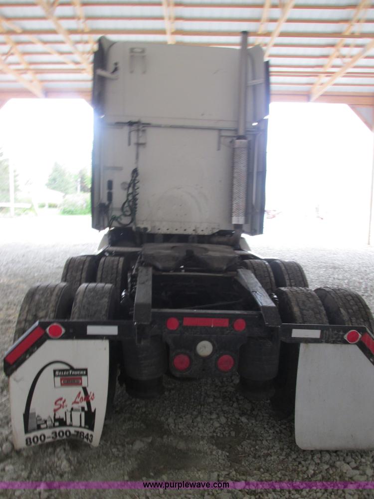 image for item AB9371 2006 Freightliner Century Class ST120 semi truck