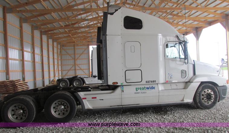 image for item AB9371 2006 Freightliner Century Class ST120 semi truck