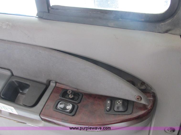 image for item AB9371 2006 Freightliner Century Class ST120 semi truck