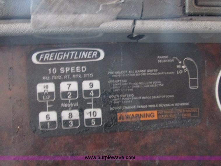 image for item AB9371 2006 Freightliner Century Class ST120 semi truck