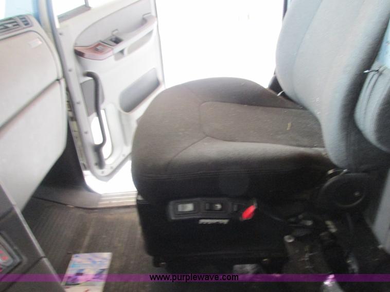 image for item AB9371 2006 Freightliner Century Class ST120 semi truck