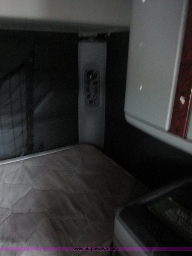 image for item AB9371 2006 Freightliner Century Class ST120 semi truck