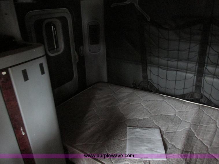 image for item AB9371 2006 Freightliner Century Class ST120 semi truck