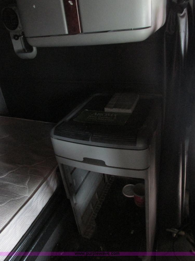 image for item AB9371 2006 Freightliner Century Class ST120 semi truck