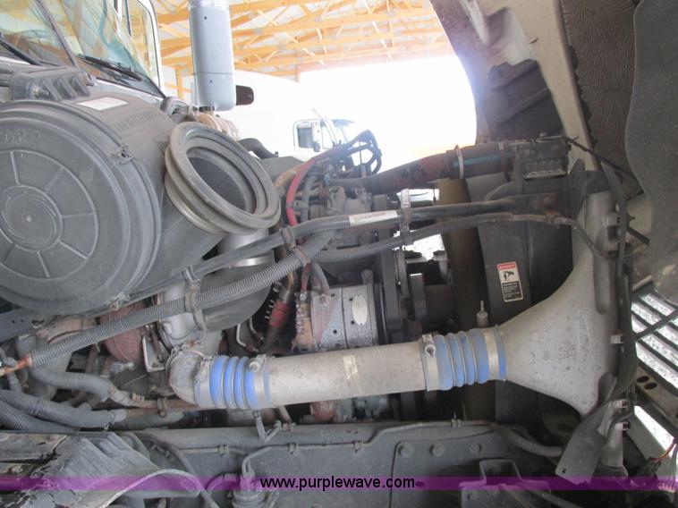 image for item AB9371 2006 Freightliner Century Class ST120 semi truck