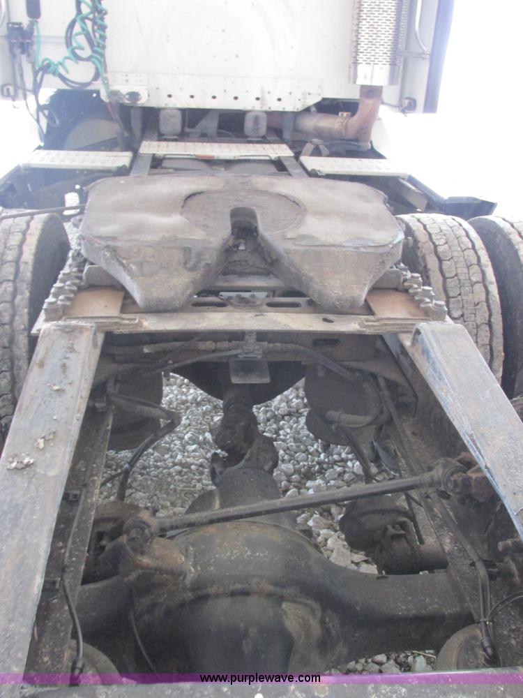 image for item AB9371 2006 Freightliner Century Class ST120 semi truck