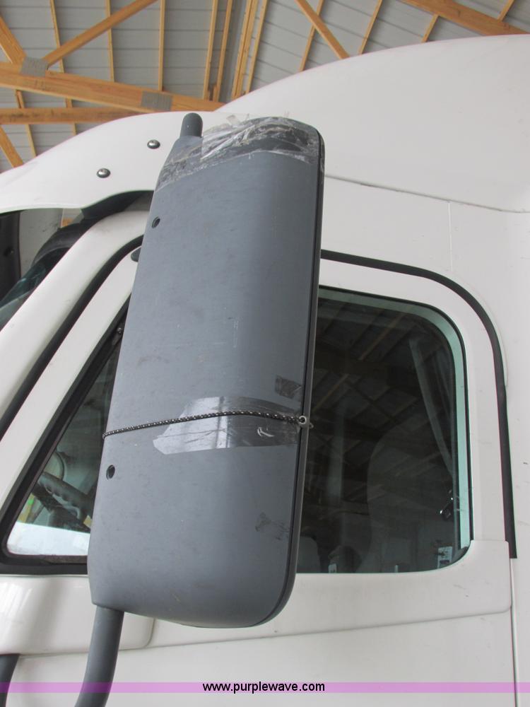 image for item AB9371 2006 Freightliner Century Class ST120 semi truck