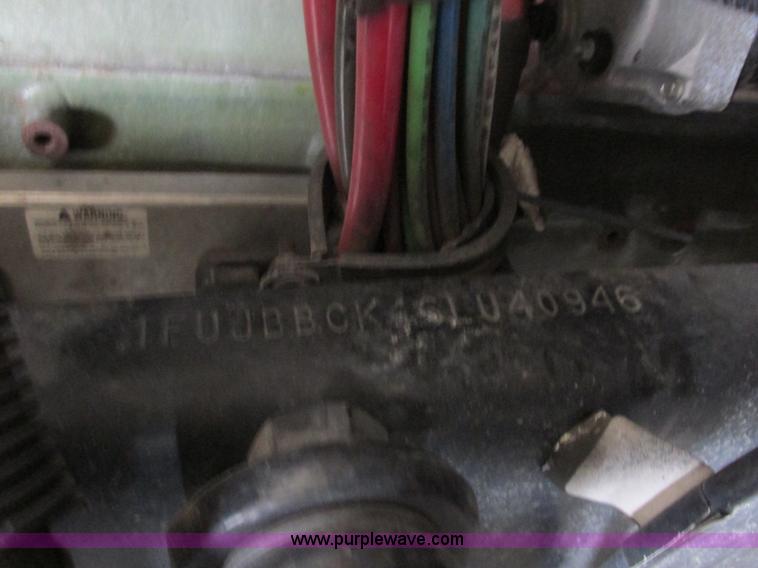 image for item AB9371 2006 Freightliner Century Class ST120 semi truck