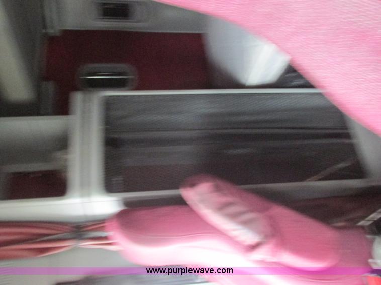 image for item AB9372 2006 Freightliner Columbia semi truck