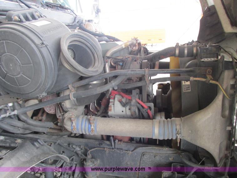 image for item AB9372 2006 Freightliner Columbia semi truck