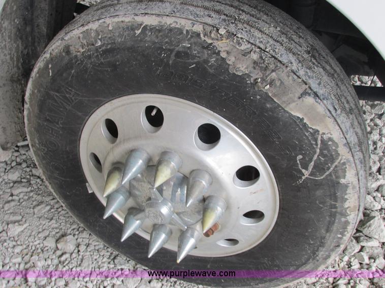 image for item AB9372 2006 Freightliner Columbia semi truck