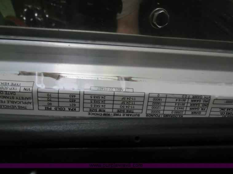 image for item B4770 2006 Peterbilt 379 semi truck