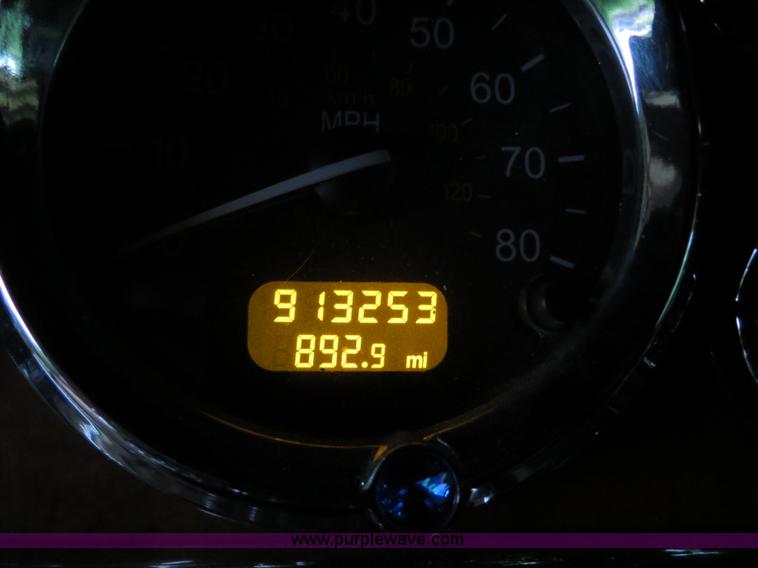 image for item B4770 2006 Peterbilt 379 semi truck